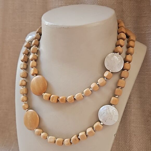 38" Vintage Natural Wood & Mother of Pearl Beaded Necklace - Picture 5 of 8